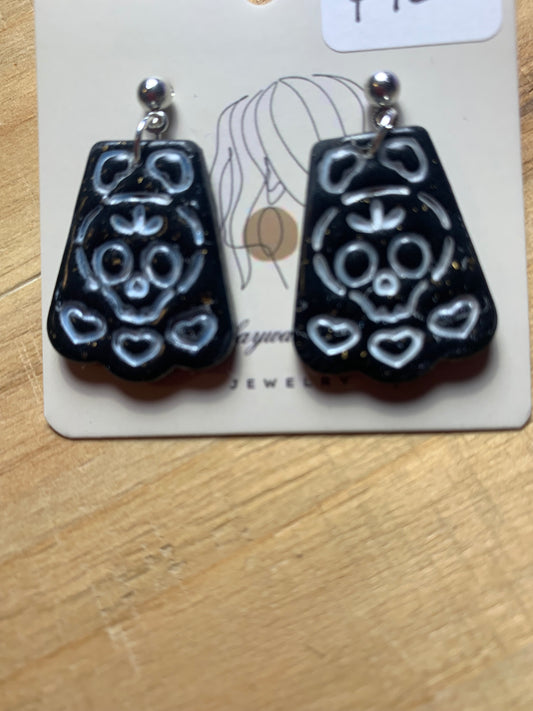 Hispanic Flair skulls earrings