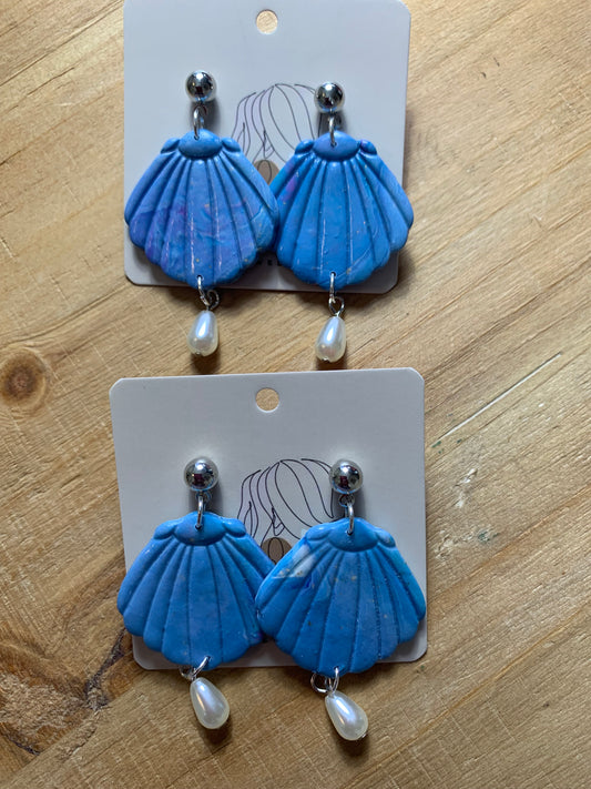 Sea shell with pearl earrings