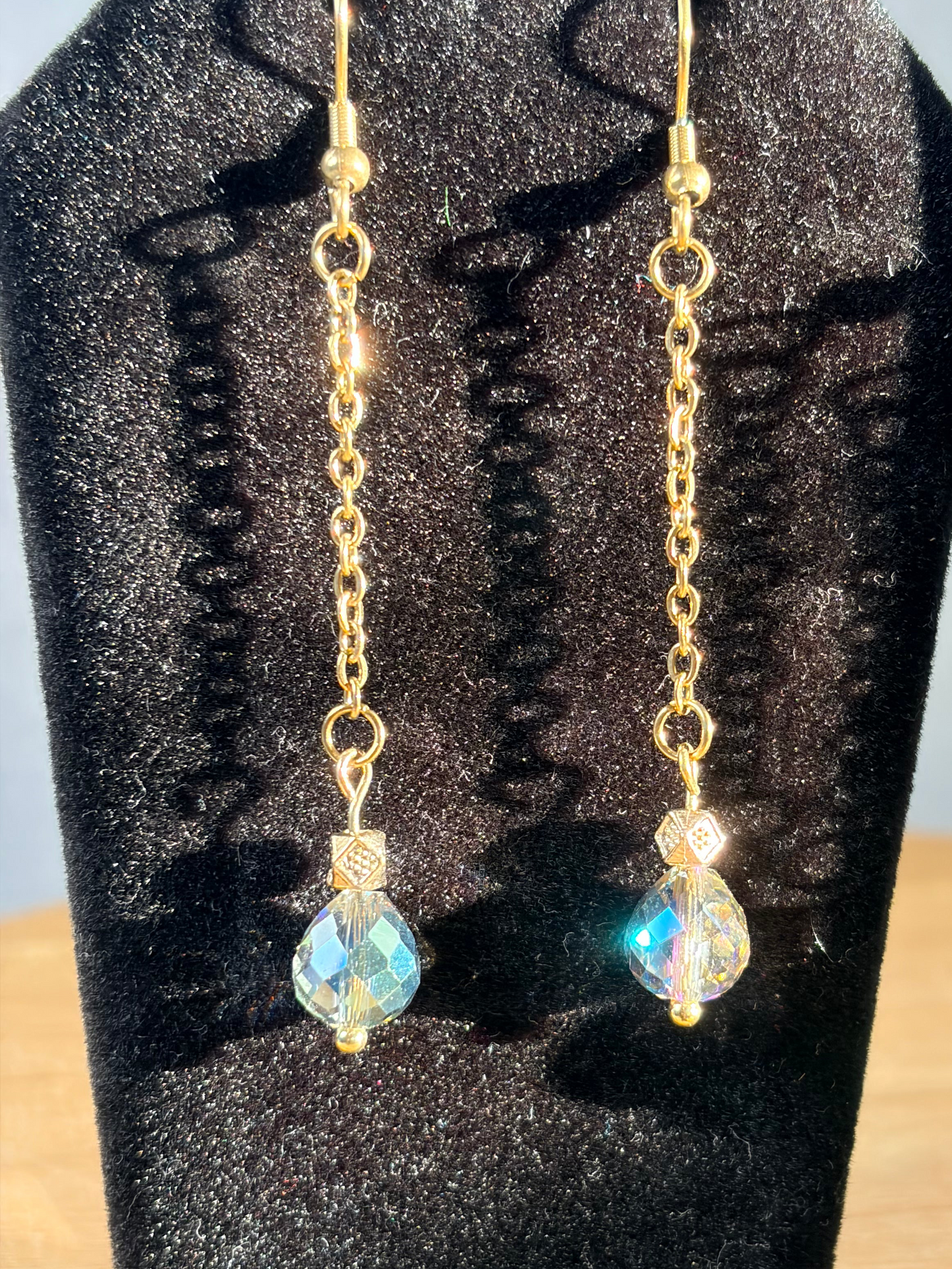 Cystal teardrop earrings gold