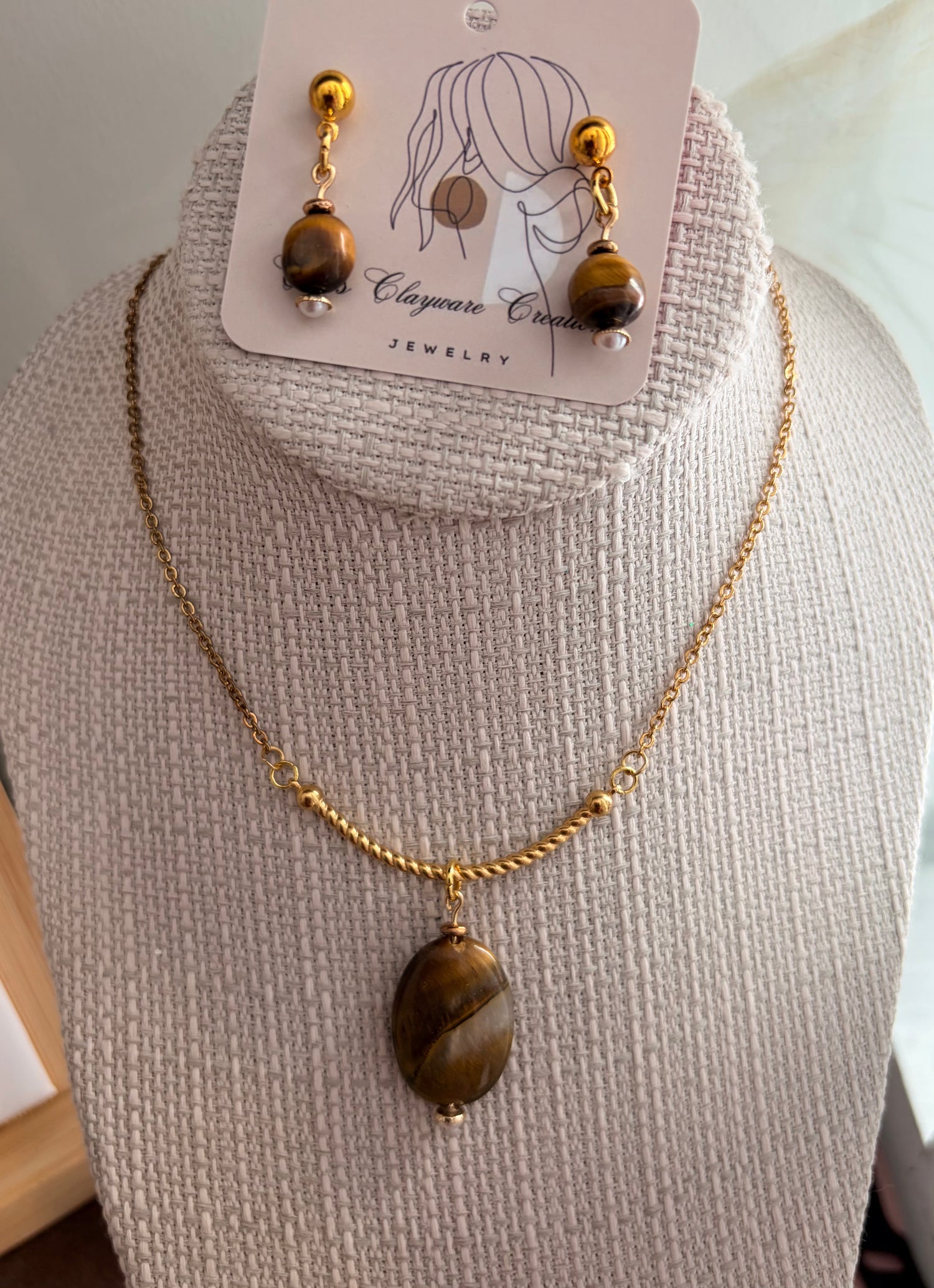 Tigers eye stone necklace