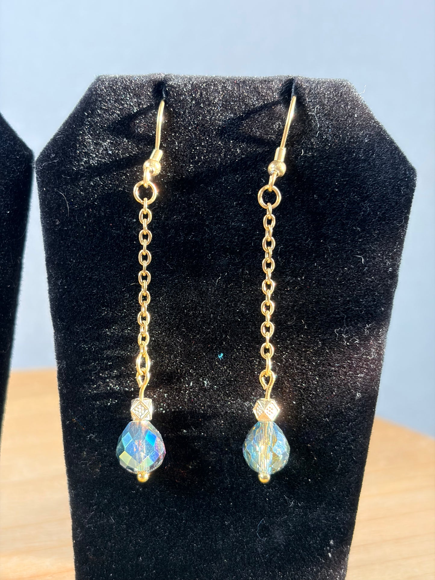 Cystal teardrop earrings gold