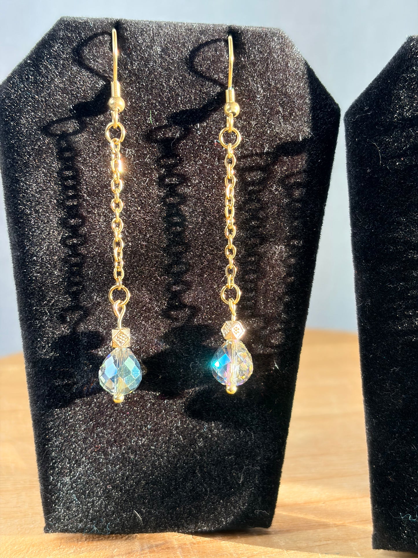 Cystal teardrop earrings gold